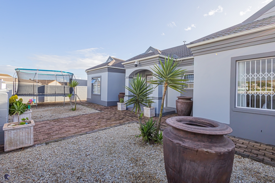 3 Bedroom Property for Sale in Country Club Western Cape